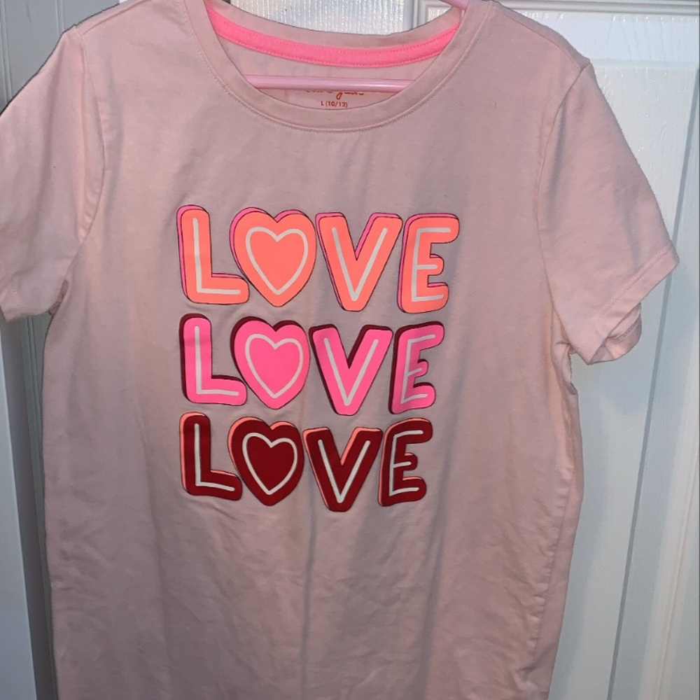 This is a short sleeve